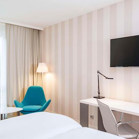 Nh Berlin Alexanderplatz Hotel Bagian luar foto