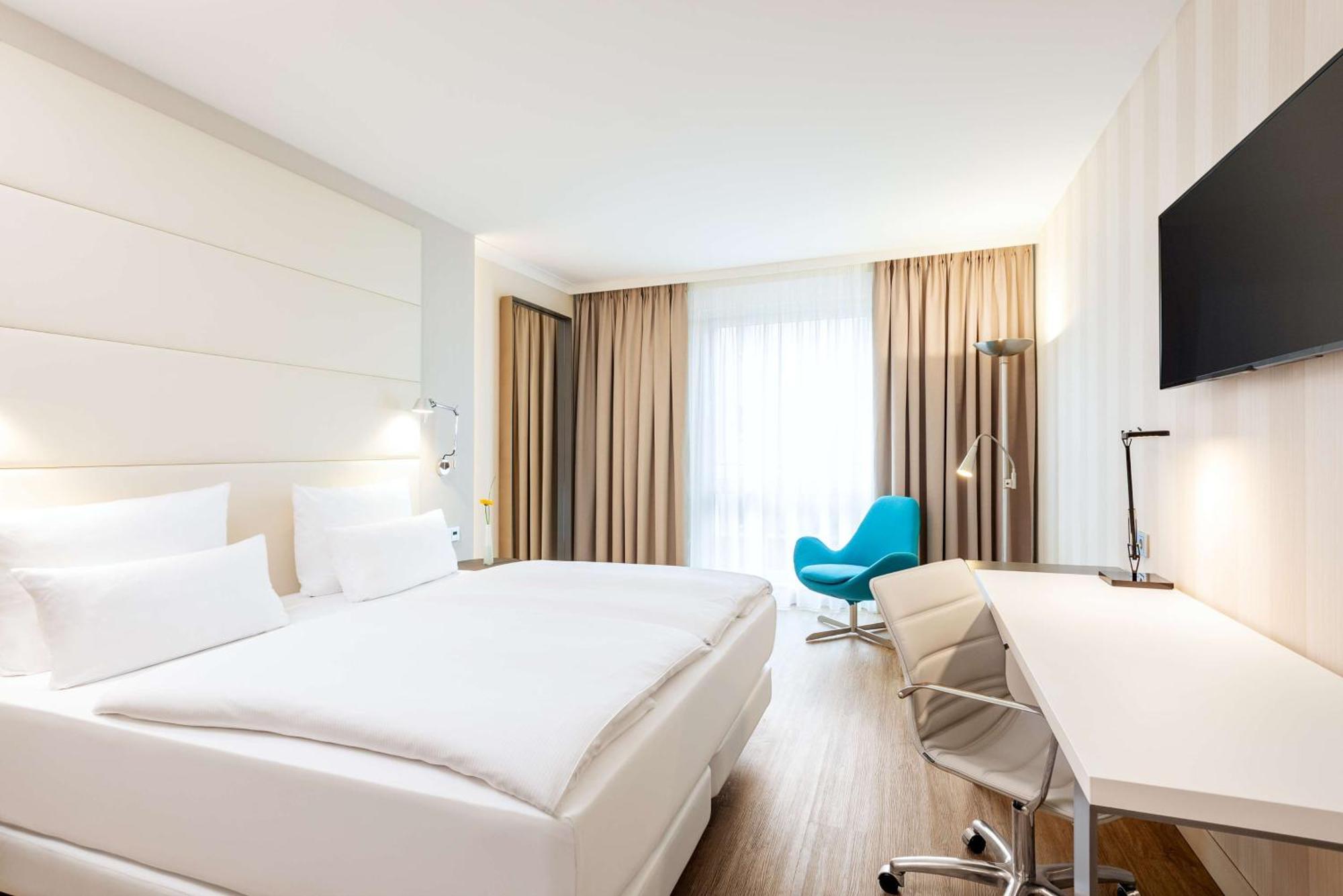 Nh Berlin Alexanderplatz Hotel Bagian luar foto