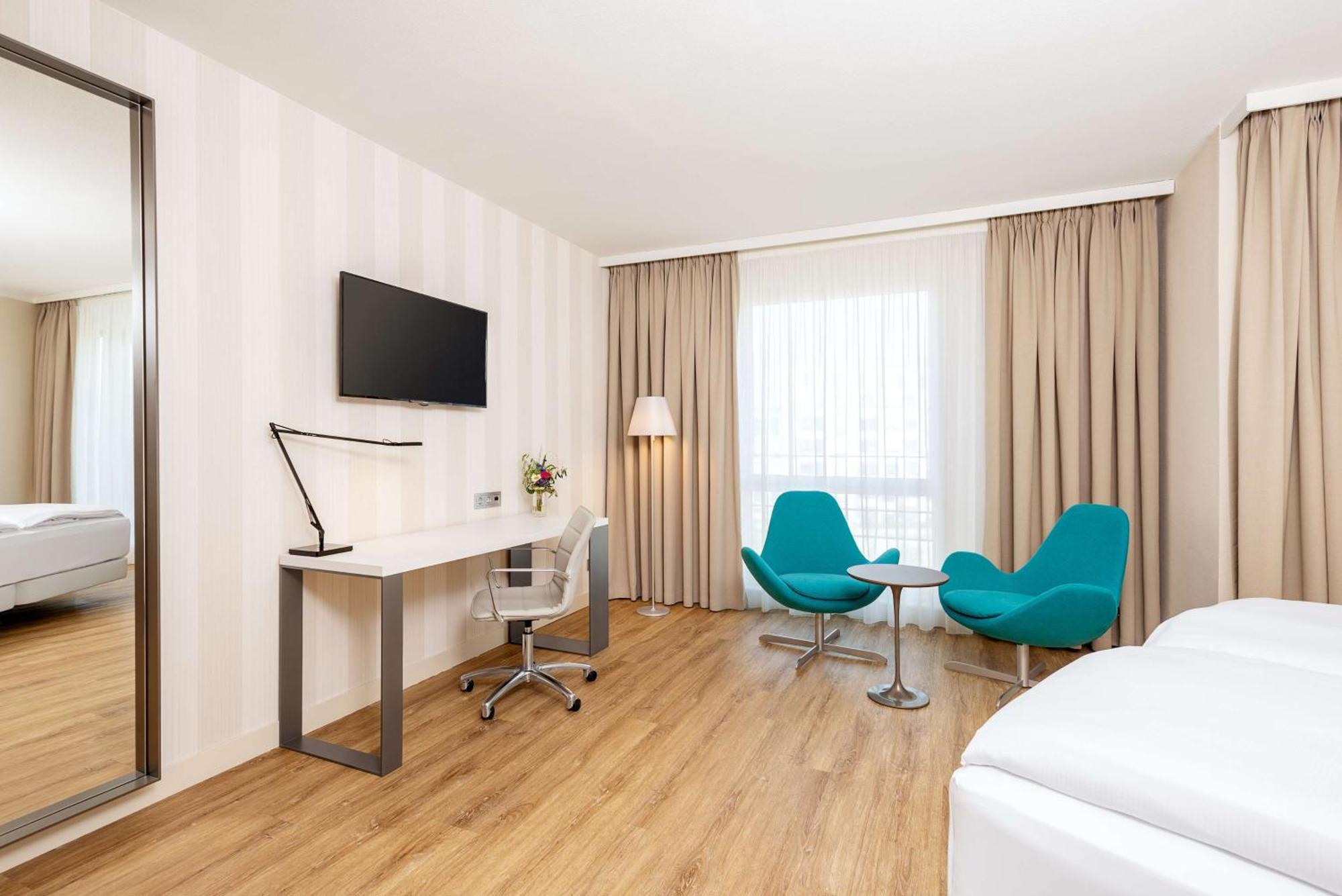 Nh Berlin Alexanderplatz Hotel Bagian luar foto