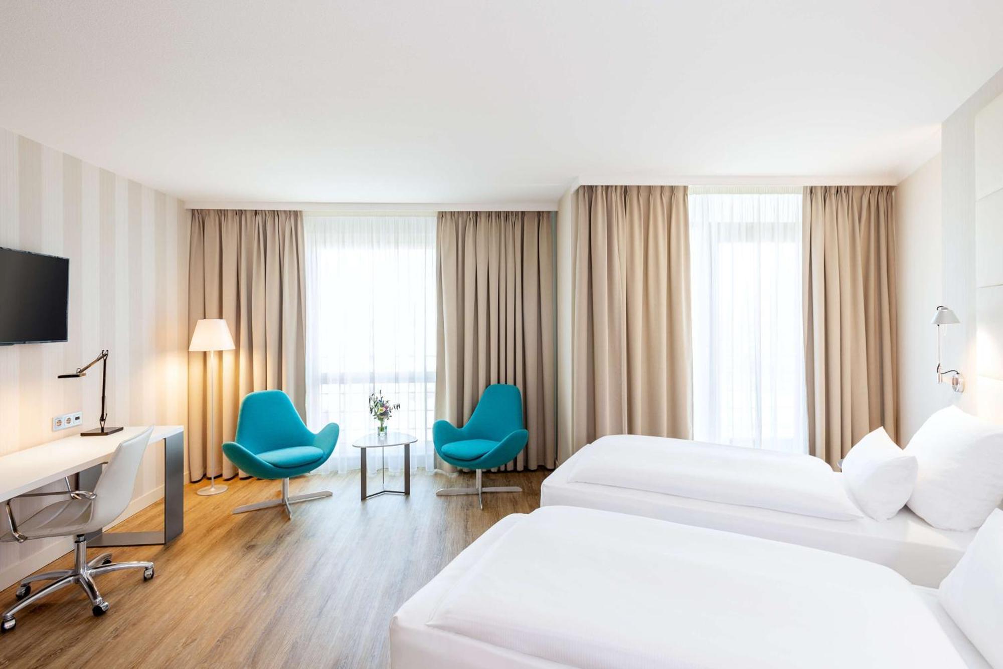 Nh Berlin Alexanderplatz Hotel Bagian luar foto