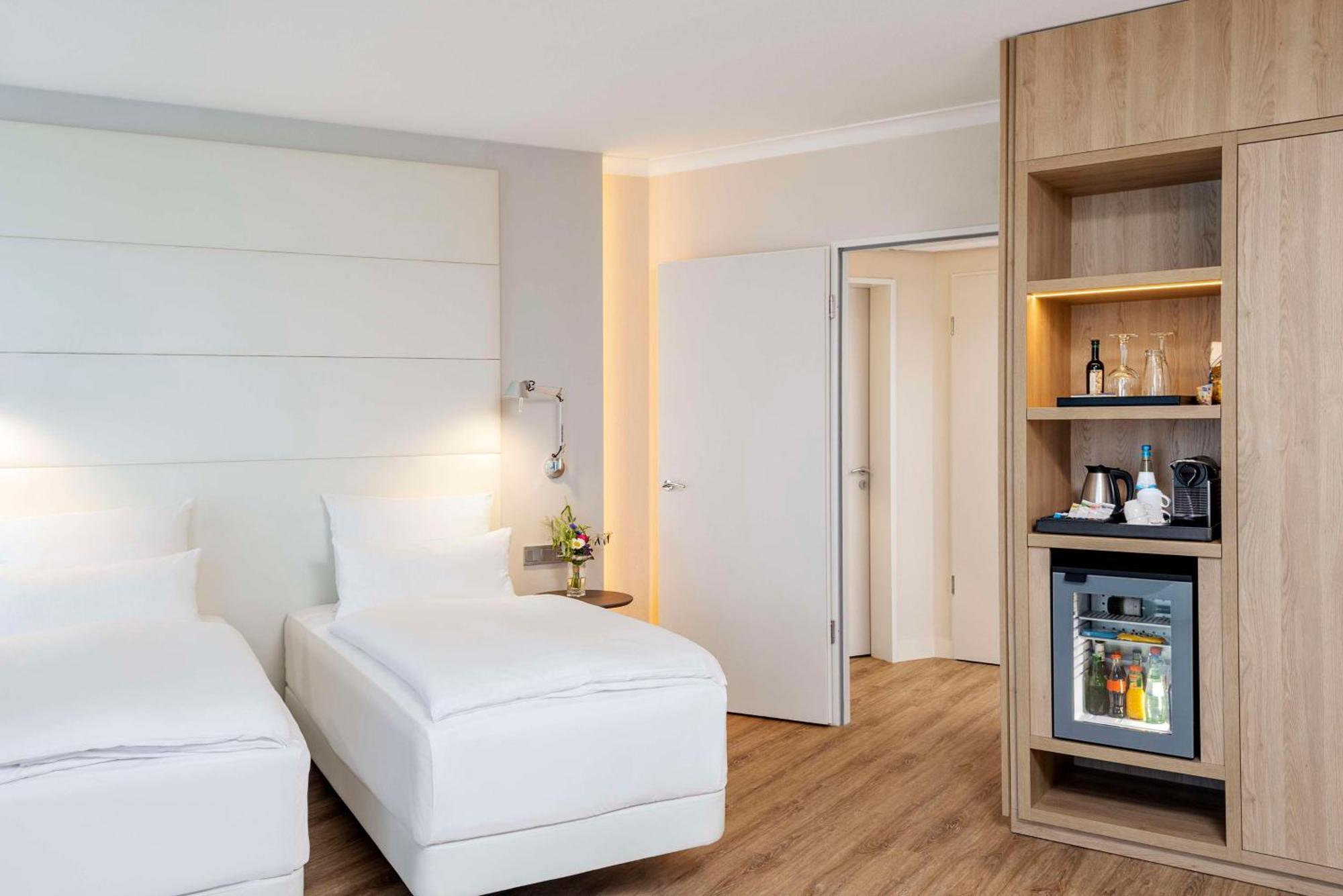 Nh Berlin Alexanderplatz Hotel Bagian luar foto