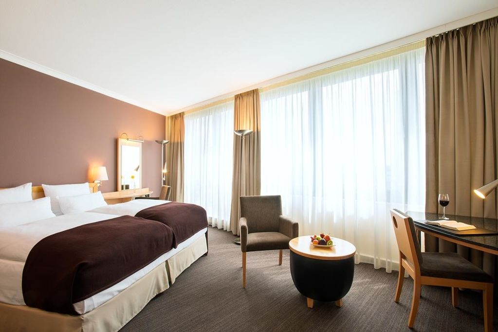 Nh Berlin Alexanderplatz Hotel Bagian luar foto